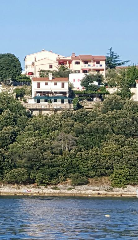 Apartments Alenka By The Sea Лабин Экстерьер фото
