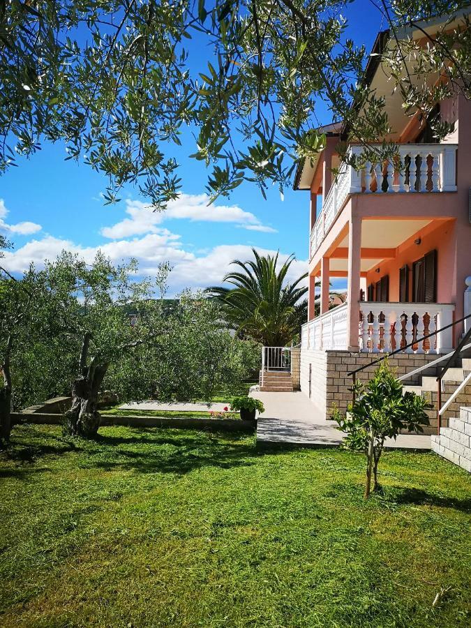 Apartments Alenka By The Sea Лабин Экстерьер фото
